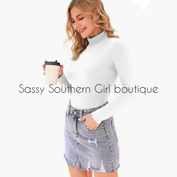 ⭐🆕 White mock neck  bodysuit - Picture 6 of 10